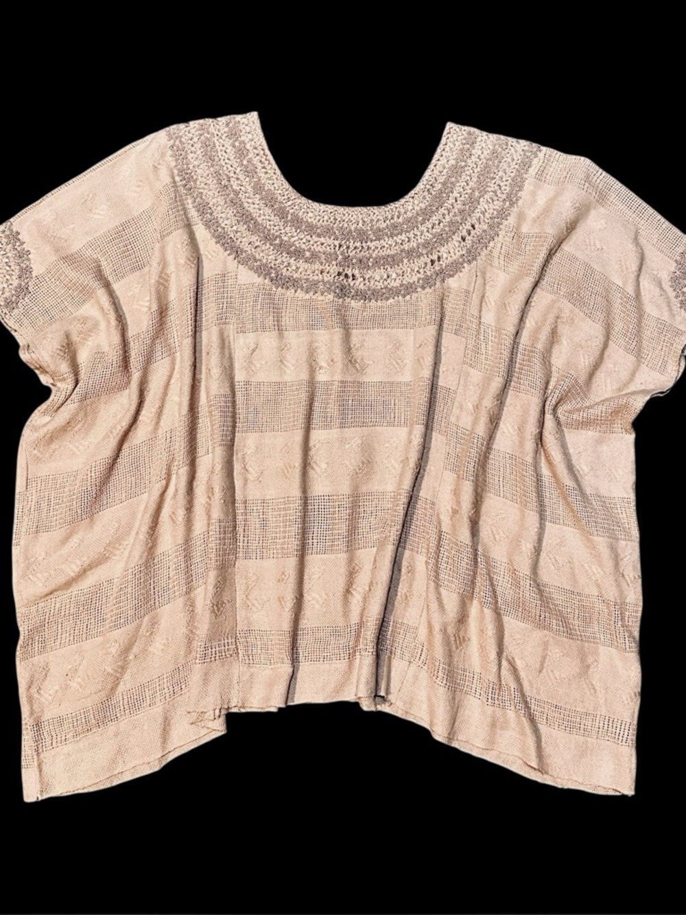 Mi Golondrina • Tan Embroidered Huipil de Cobán Poncho Style Tunic || O/S